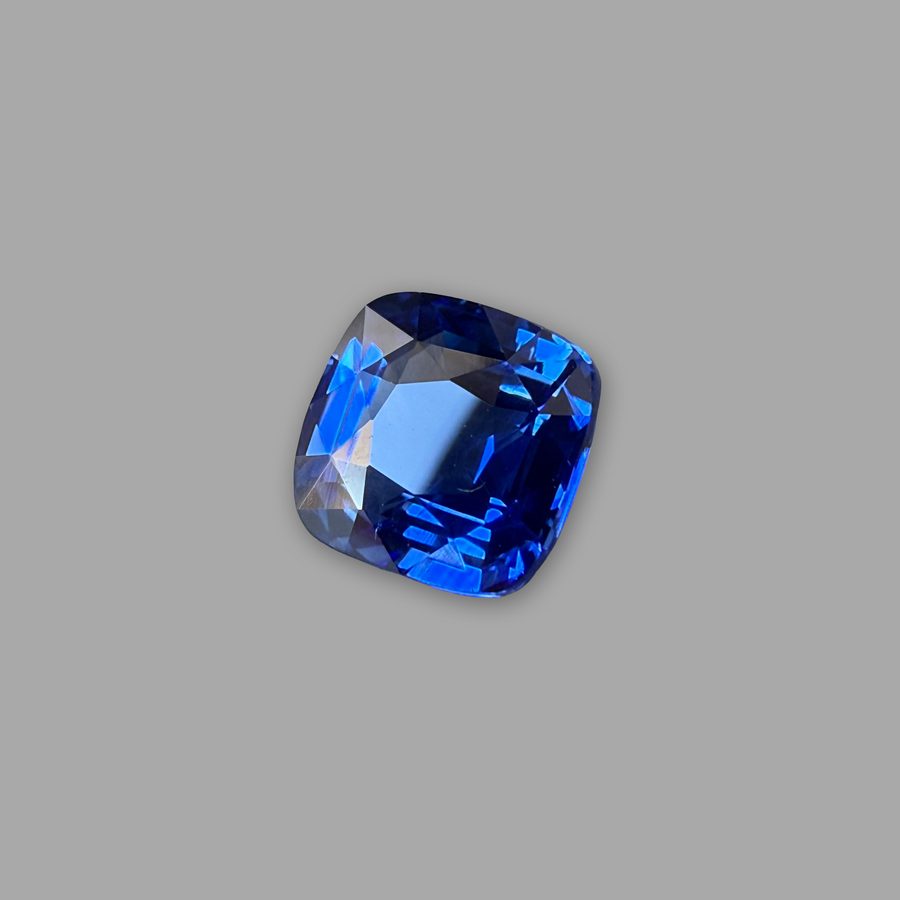 Saphir 2,56 ct, bleu