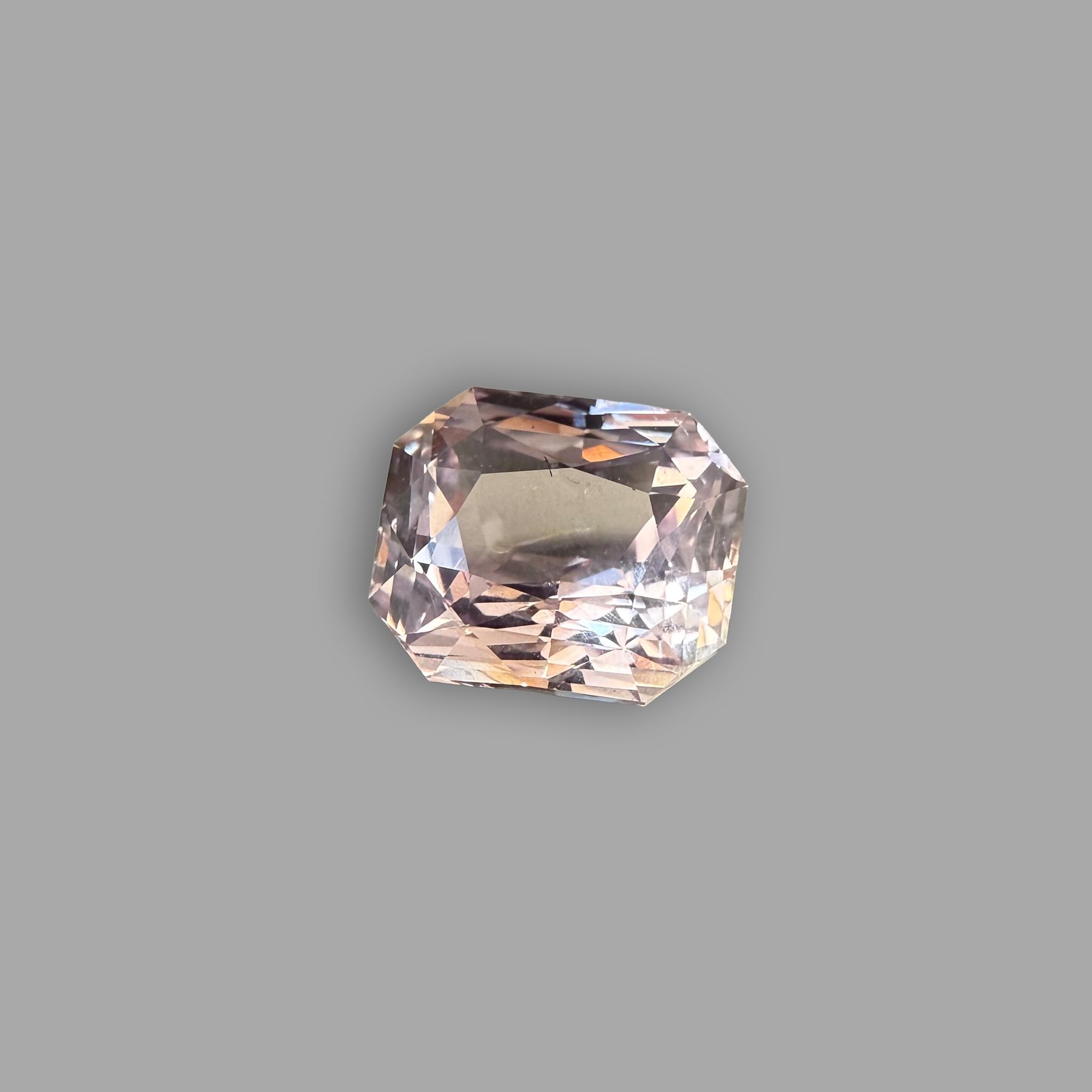 Saphir 4,50 ct, pink