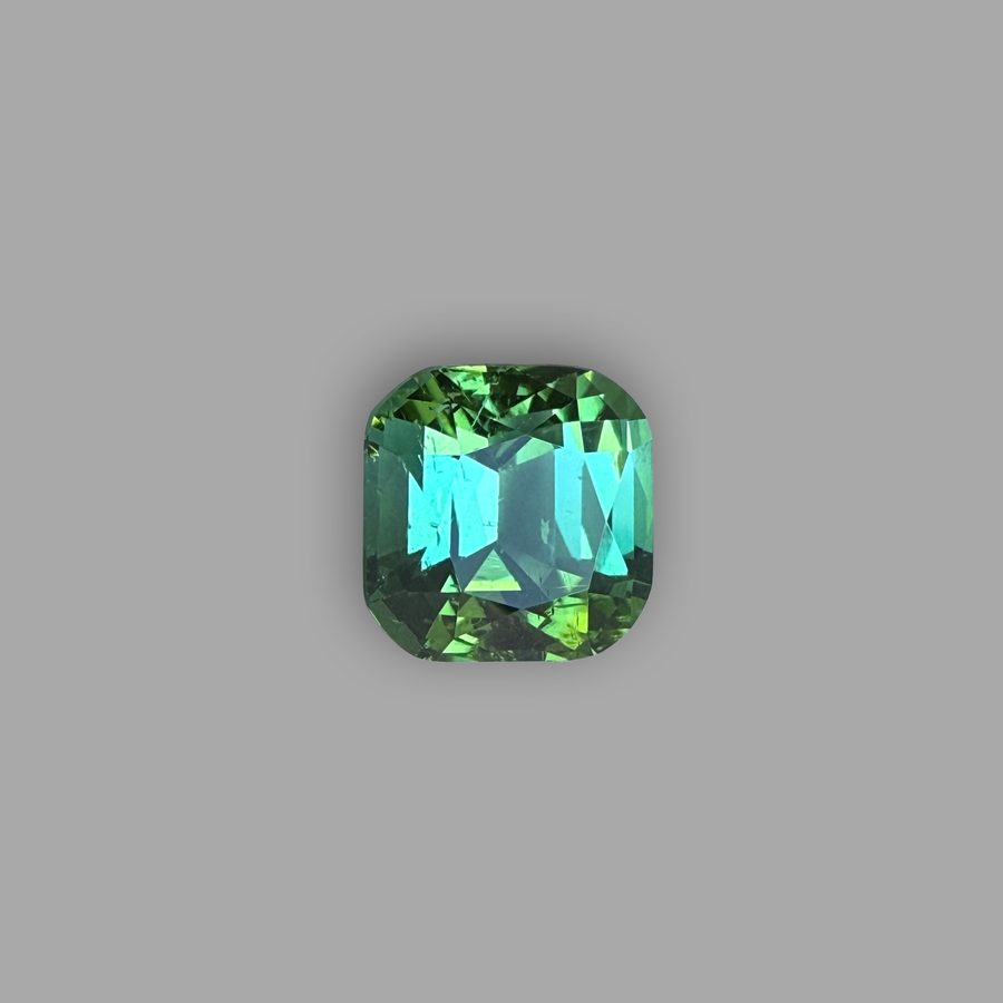 Turmalin 3,90 ct, mehrfarbig