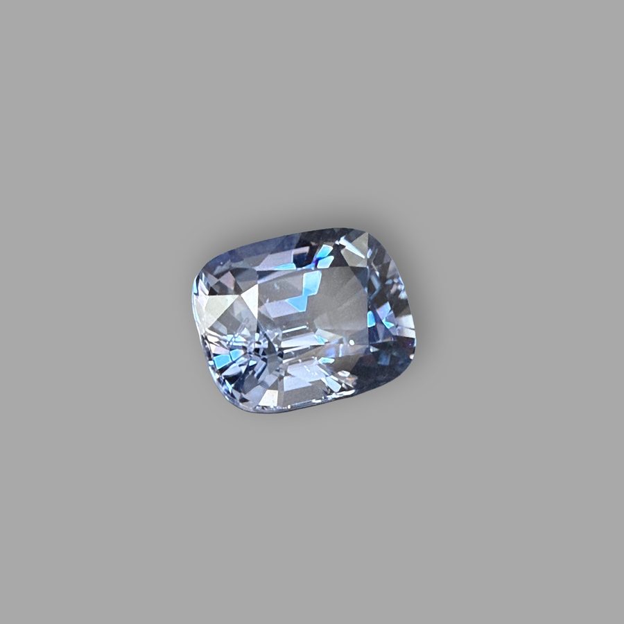 Spinell 1,70 ct, mehrfarbig